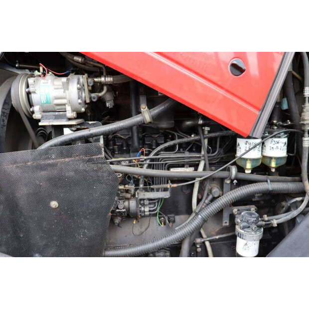 2001 Massey Ferguson 8220-48237241