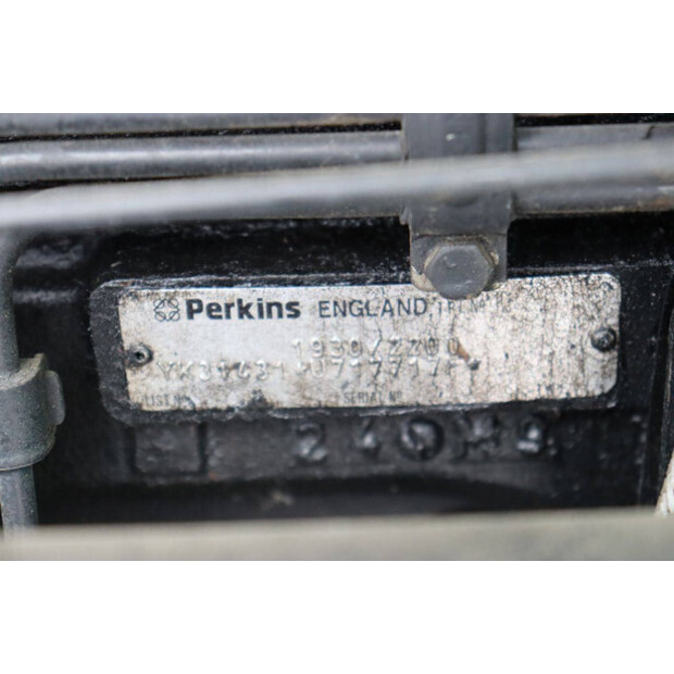 2001 Massey Ferguson 8220-48237242