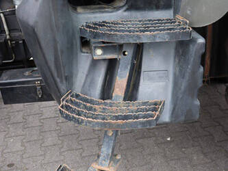 2001-massey-ferguson-8220-1469035-48237246