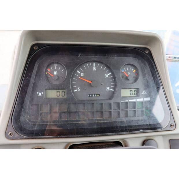 2001 Massey Ferguson 8220-48237261