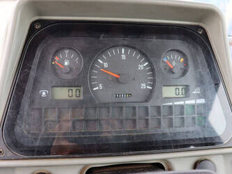 2001-massey-ferguson-8220-1469035-48237261