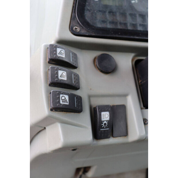 2001 Massey Ferguson 8220-48237264