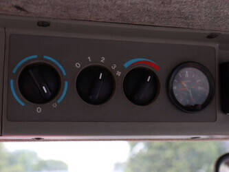 2001-massey-ferguson-8220-1469035-48237269