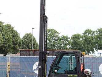 2007-yale-glp25vx-48237312