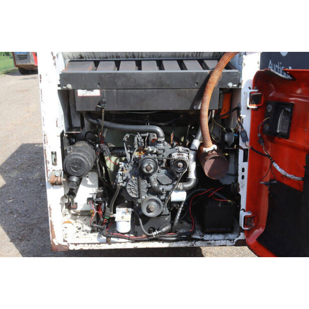 2005 BOBCAT 553-48239189
