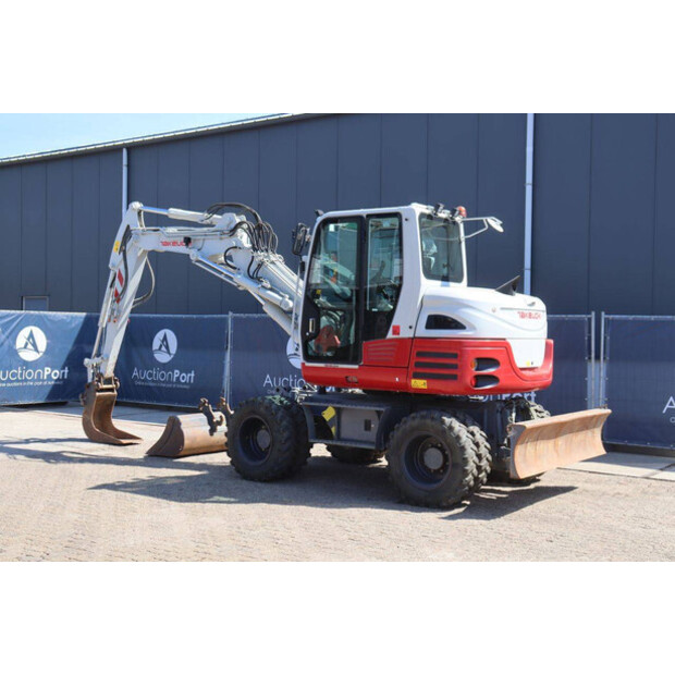 2021 تاكوتشي TB295W-48239301