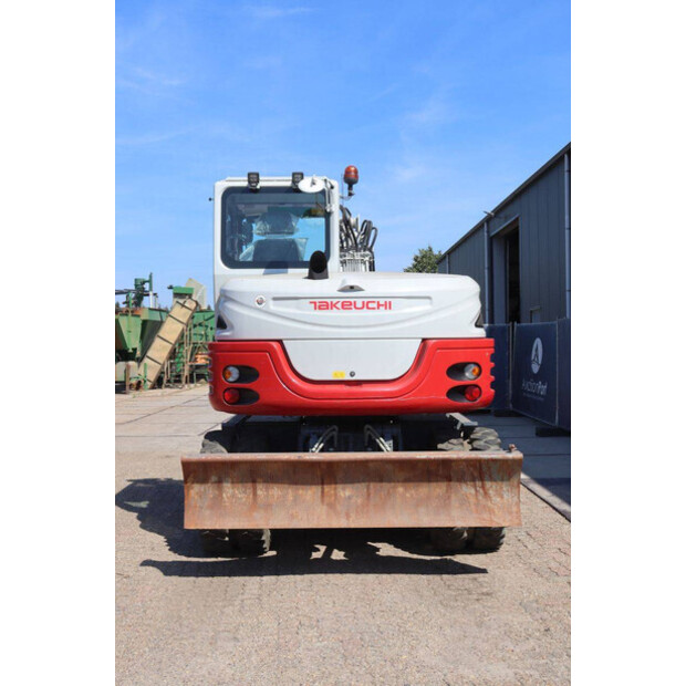 2021 تاكوتشي TB295W-48239303