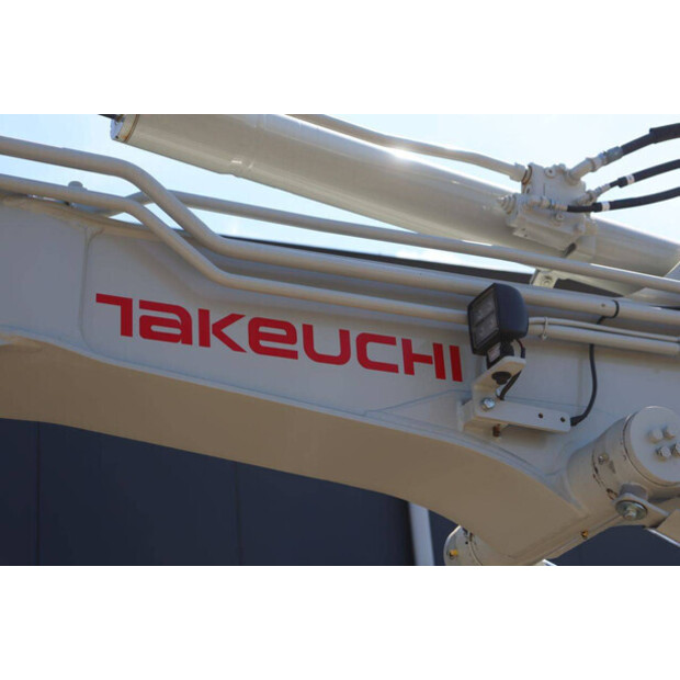 2021 تاكوتشي TB295W-48239314