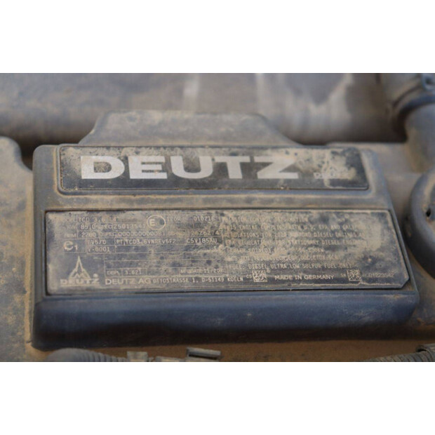 2021 تاكوتشي TB295W-48239327