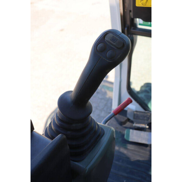2021 تاكوتشي TB295W-48239341