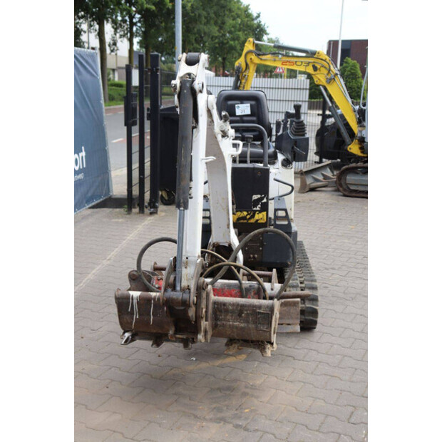 2017 BOBCAT E10-48239783