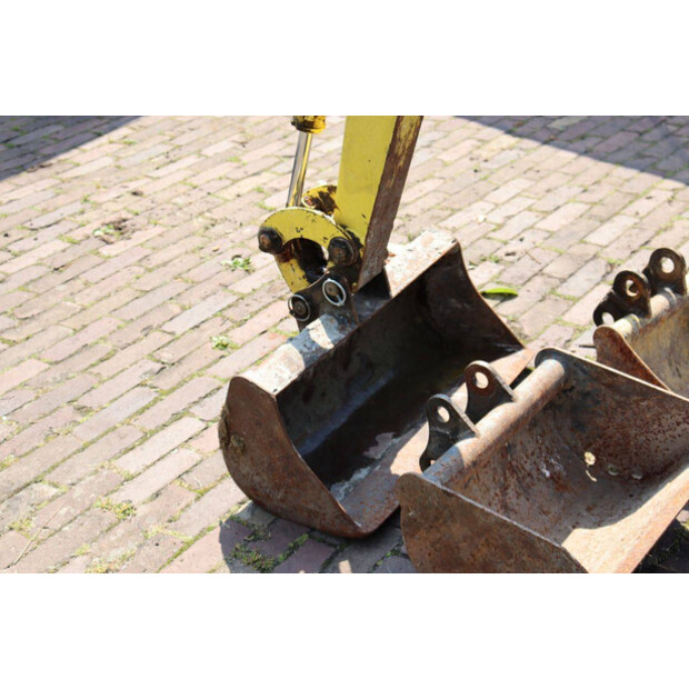 2004 AMMANN SV05-48240406