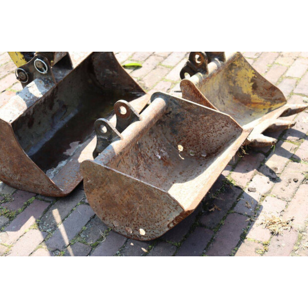 2004 AMMANN SV05-48240408