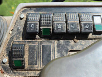 2004-jcb-slp-407-48240468
