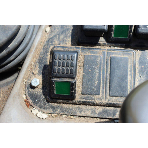 2004 JCB SLP 407-48240471