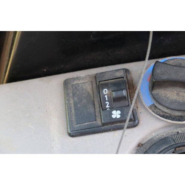 2004 JCB SLP 407-48240473