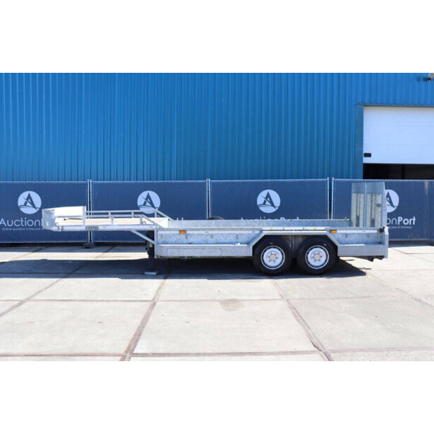 2022 VELDHUIZEN P33-2-48241816
