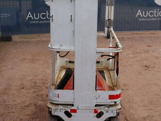 2014-jlg-1230es-1469226-48243028