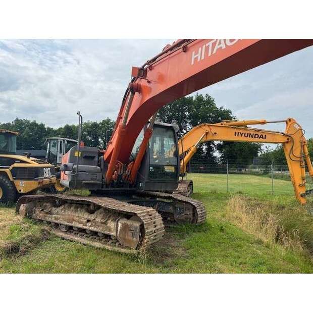 Hitachi ZX210LC-3-48249832