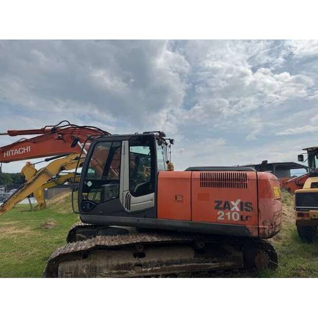 Hitachi ZX210LC-3-48249833