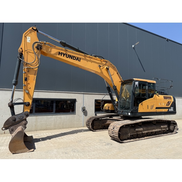 2019 Hyundai HX220L-48252024