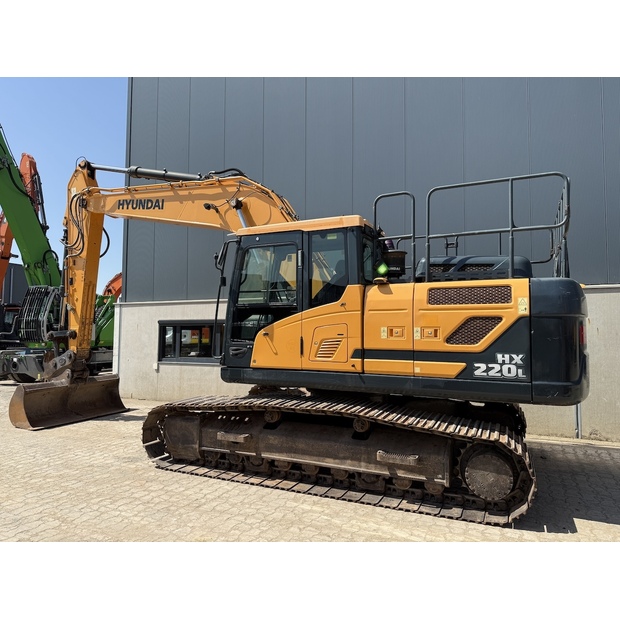 2019 Hyundai HX220L-48252025