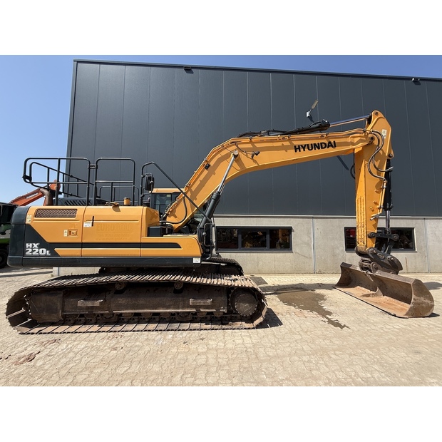 2019 Hyundai HX220L-48252032