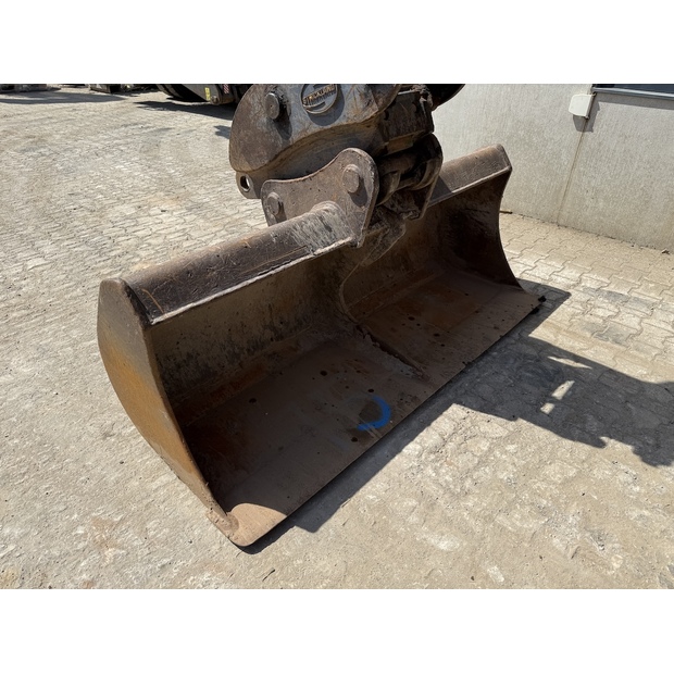 2019 Hyundai HX220L-48252033