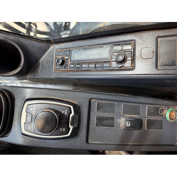 2019 Hyundai HX220L-48252038