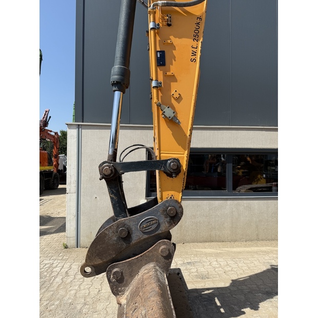 2019 Hyundai HX220L-48252046