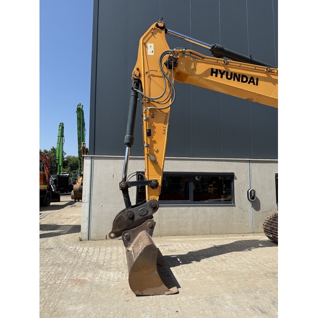2019 Hyundai HX220L-48252047
