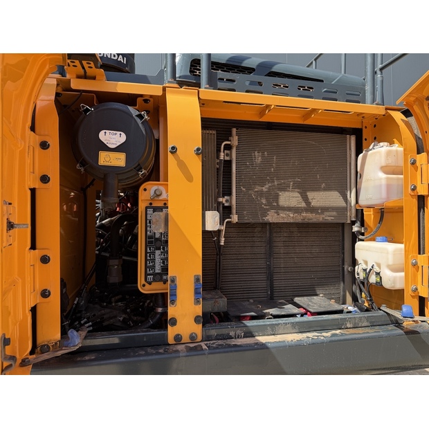 2019 Hyundai HX220L-48252048