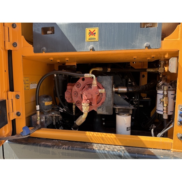 2019 Hyundai HX220L-48252054
