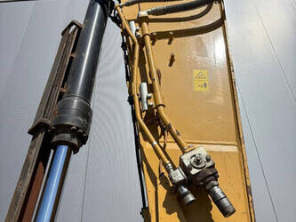 2021-caterpillar-330-1469325-48258957