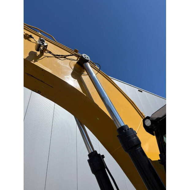 2021 Caterpillar 330-48258958