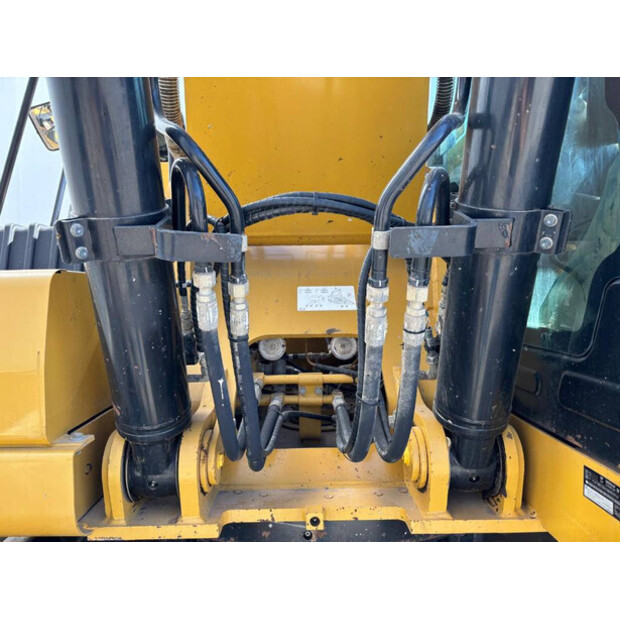2021 Caterpillar 330-48258961