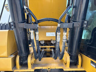 2021-caterpillar-330-1469325-48258961