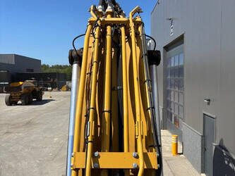 2021-caterpillar-330-1469325-48258962