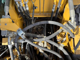 2021-caterpillar-330-1469325-48258964