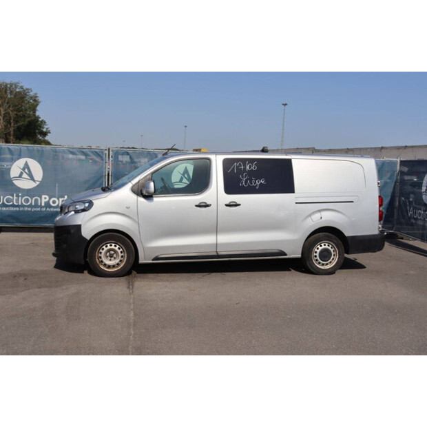 2018 Peugeot Expert-48261455