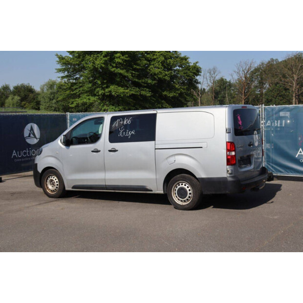 2018 Peugeot Expert-48261458