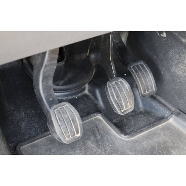 2018 Peugeot Expert-48261490