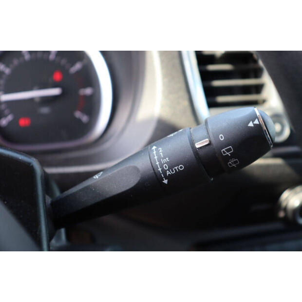 2018 Peugeot Expert-48261497