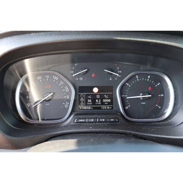 2018 Peugeot Expert-48261498