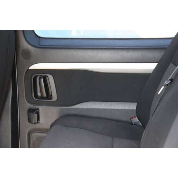 2018 Peugeot Expert-48261502