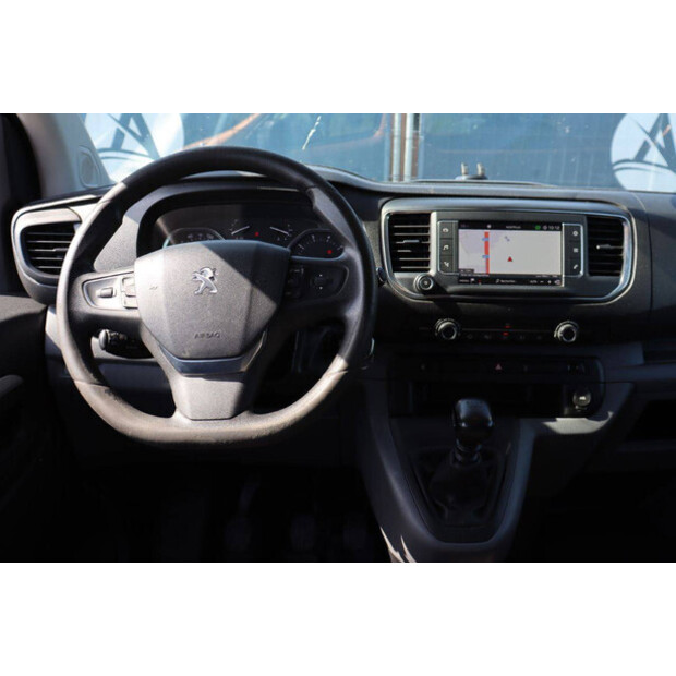2018 Peugeot Expert-48261503