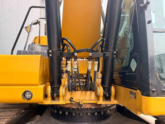 2020-caterpillar-320-1469495-48262122