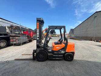 2017-doosan-30gx-48263543