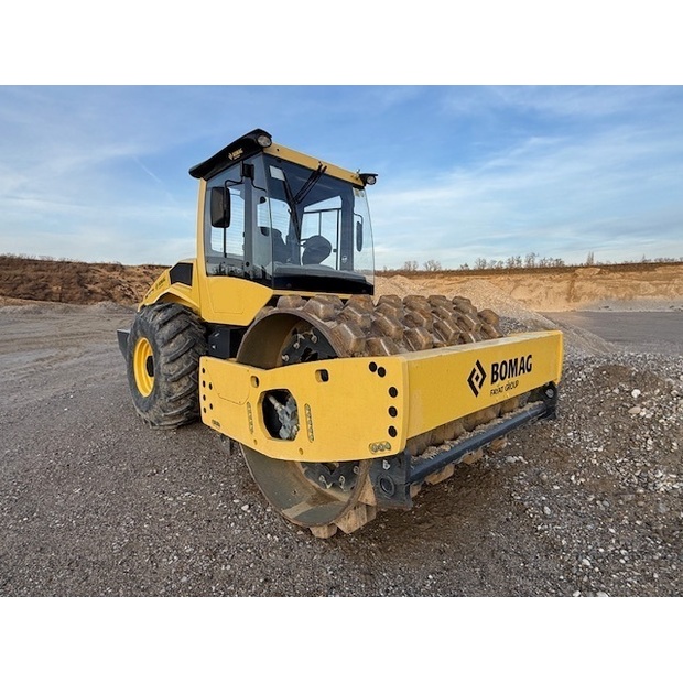 2017 BOMAG BW213PDH-5-48271311