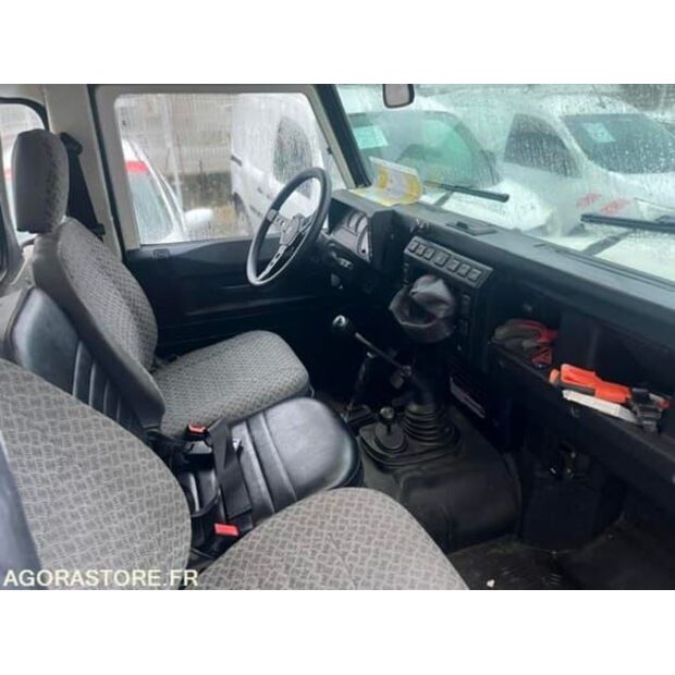 2005 لاند روفر Defender-48276580